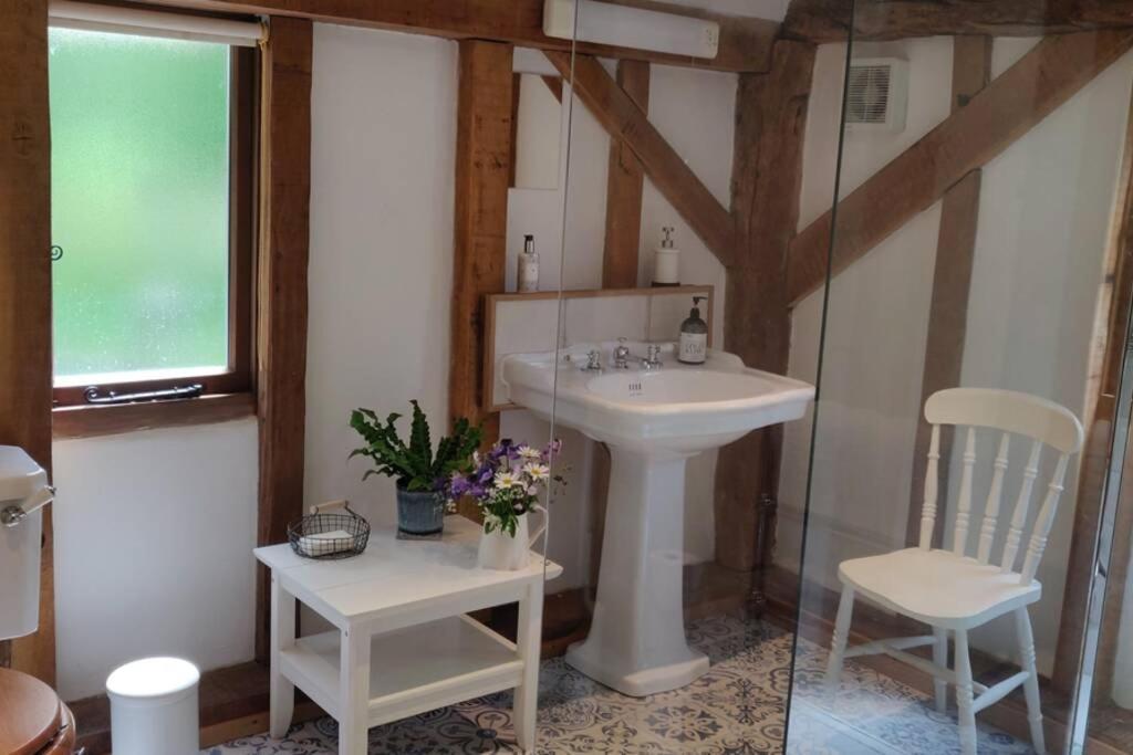 Cosy Listed Barn In Peaceful Country Village Granborough Buitenkant foto