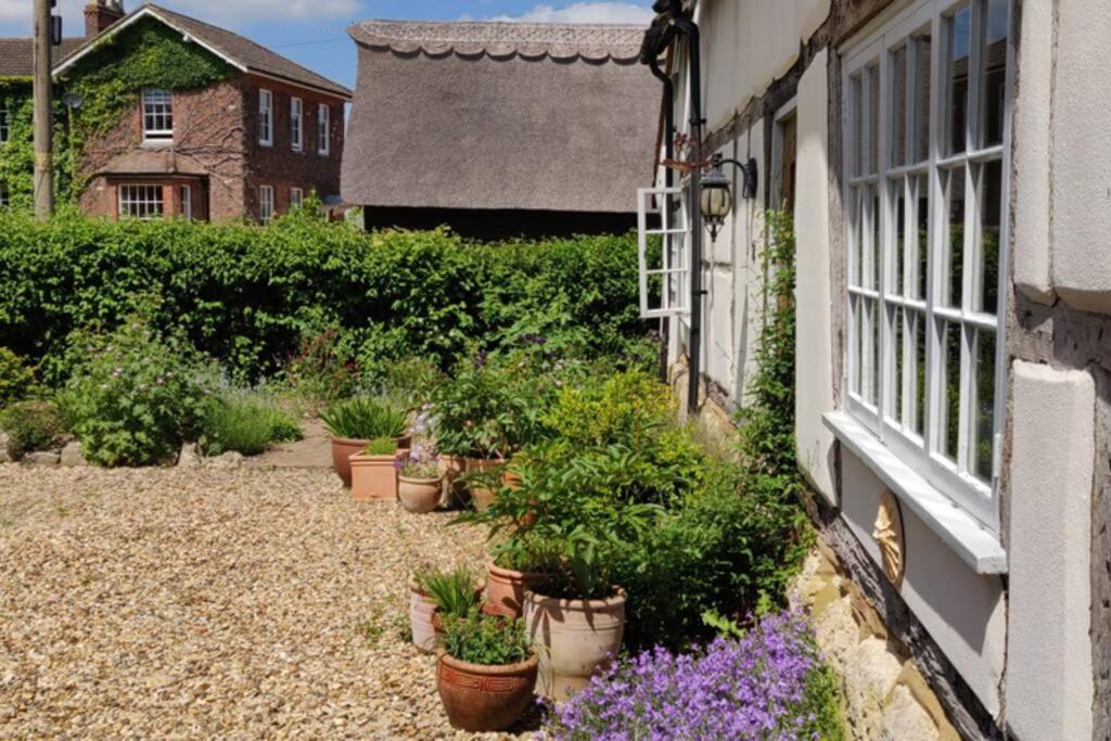 Cosy Listed Barn In Peaceful Country Village Granborough Buitenkant foto