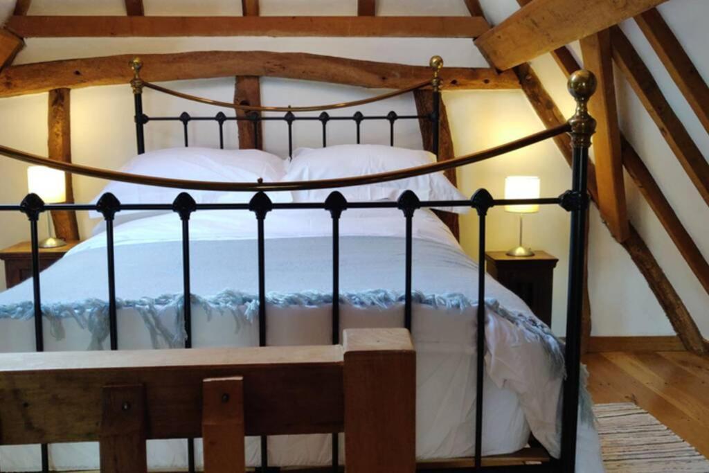 Cosy Listed Barn In Peaceful Country Village Granborough Buitenkant foto