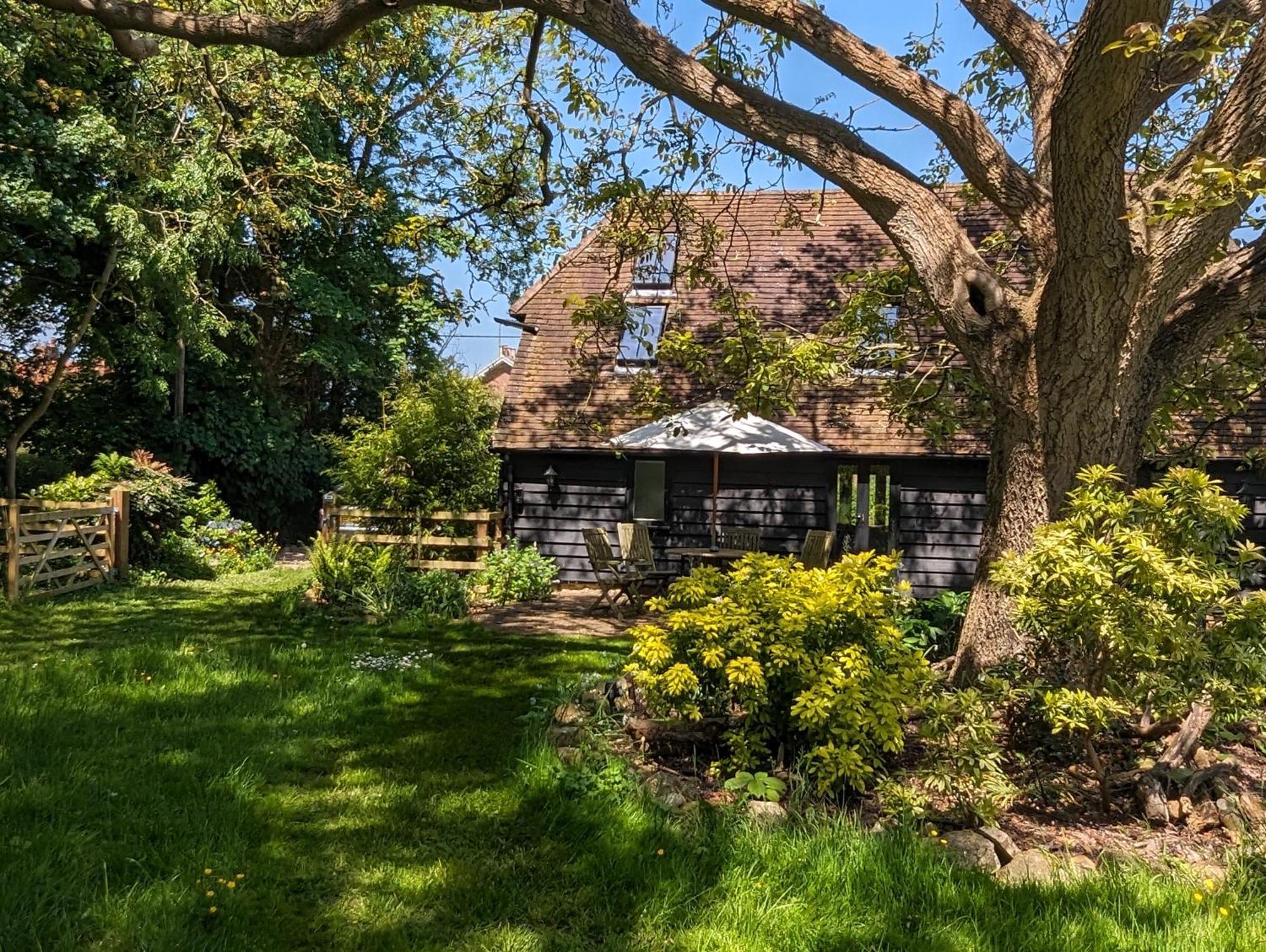 Cosy Listed Barn In Peaceful Country Village Granborough Buitenkant foto